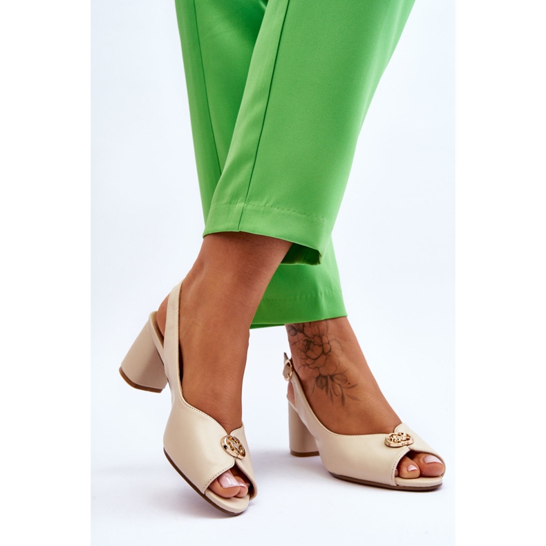 Divatos bézs Hette magassarkú bőrszandál 2 Divatos bézs Hette magassarkú bőrszandál 2