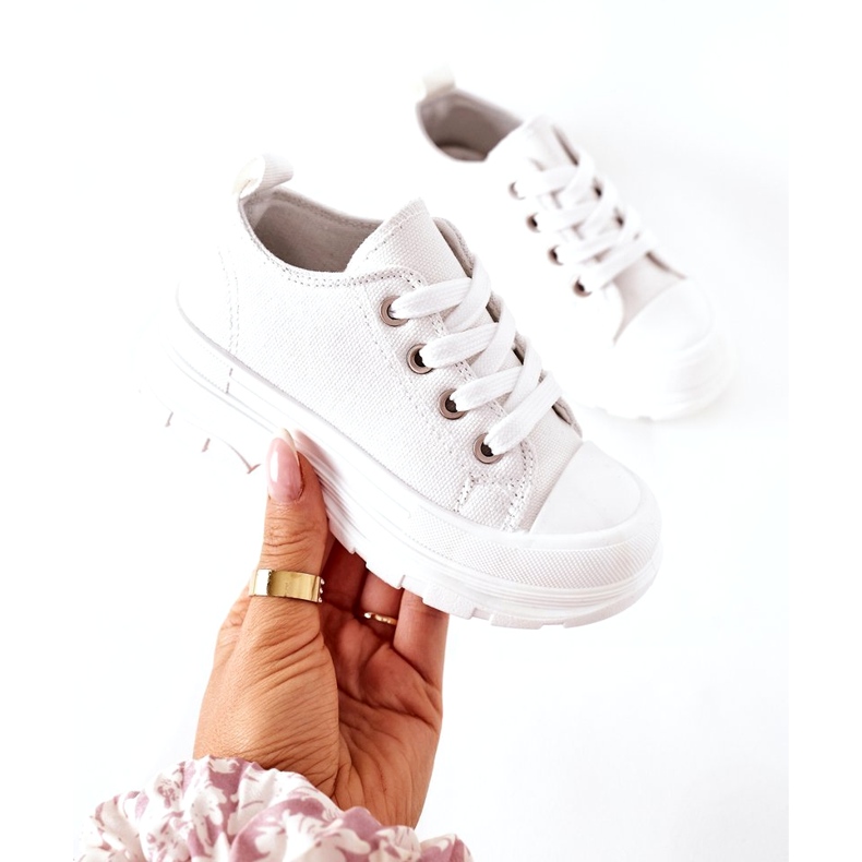 Gyermek Cipők A Fehér Platformon 2 Gyermek Cipők A Fehér Platformon 2