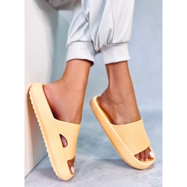 BM Yang Yellow párna papucs sárga 1