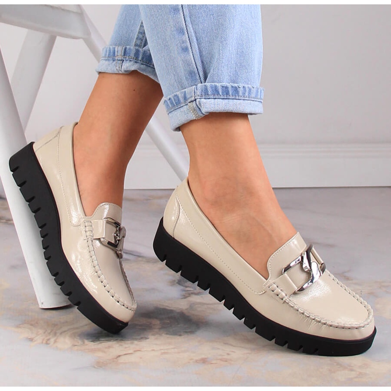 Női bézs színű lakkozott mokaszinok Sergio Leone MK757 platformon 1