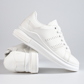 Fehér sportcipő tornacipő a Shelovet platformon 3