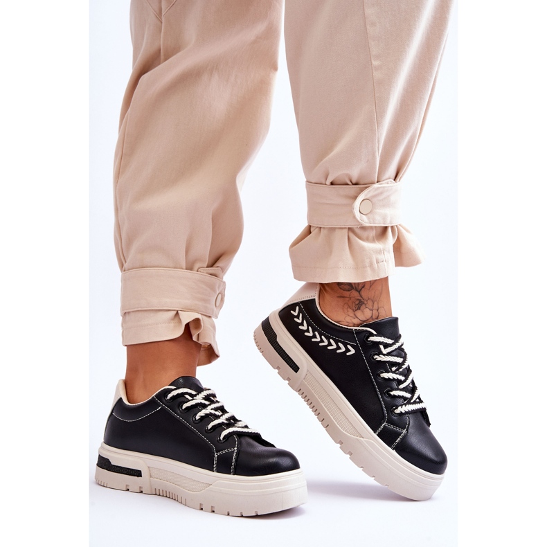 FG2 Kényelmes női sportcipők fekete és bézs színű Devan platformon 2