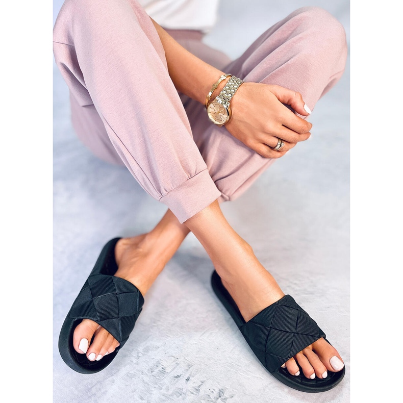 PA1 Lottner Fekete gumi csúszdák 1