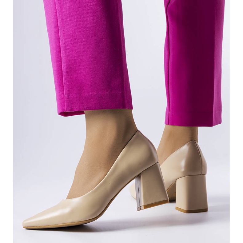 Fanchon bézs tűsarkú pumpák 1