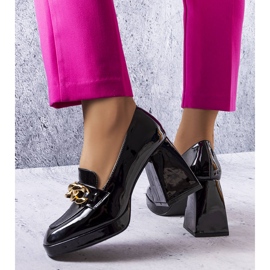 PA1 Vinceza fekete lakkbőr pumpák 1
