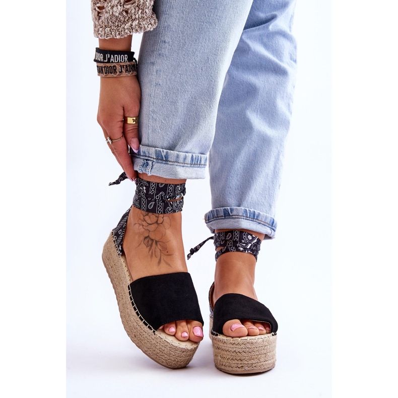 Velúr ékszandál Fekete Livia 1