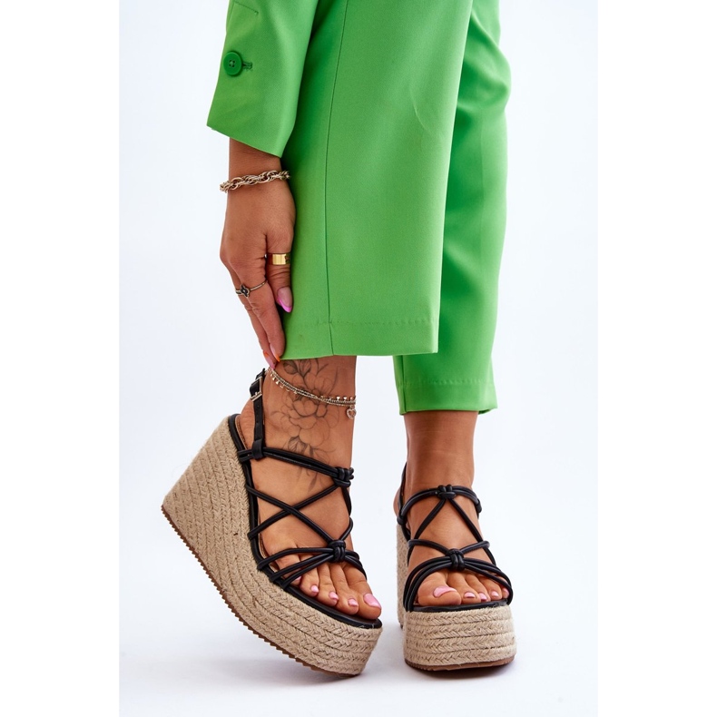 Divatos ékszandál fekete Nessia fonattal 1