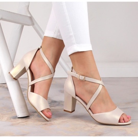 Női bézs gyöngyszandál a poszton Sergio Leone SK862 2