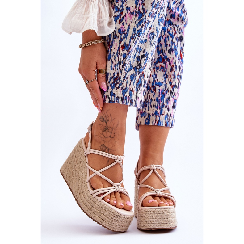 Nessia Divatos ékszandál, fonott bézs színű barna 1