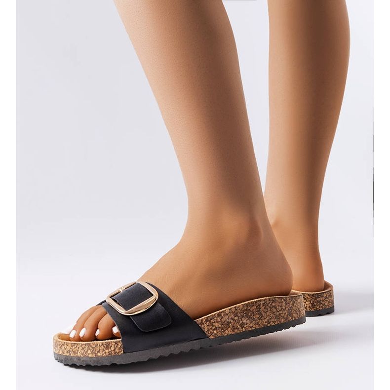 BM Benoit fekete csúszkák csattal 2