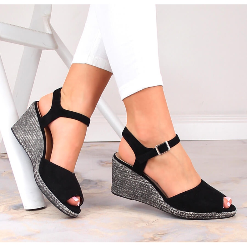 Női fekete velúr ékszandál Potocki SZ12100 1