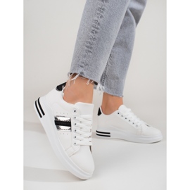 Shelovet női tornacipő magas platformon, fehér 1