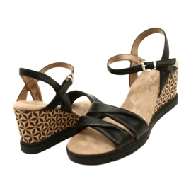 Caprice Wedge bőrszandál 9-28710-20 040 Black Softnap fekete 4