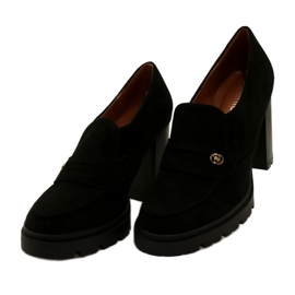 Evento Divatos mokaszinok az emelvényen és a fekete sávon 3