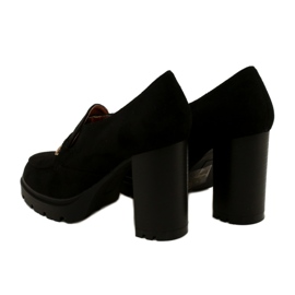 Evento Divatos mokaszinok az emelvényen és a fekete sávon 5