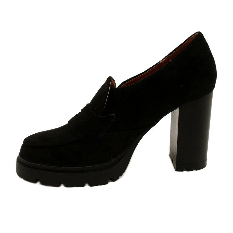 Evento Divatos mokaszinok az emelvényen és a fekete sávon 2