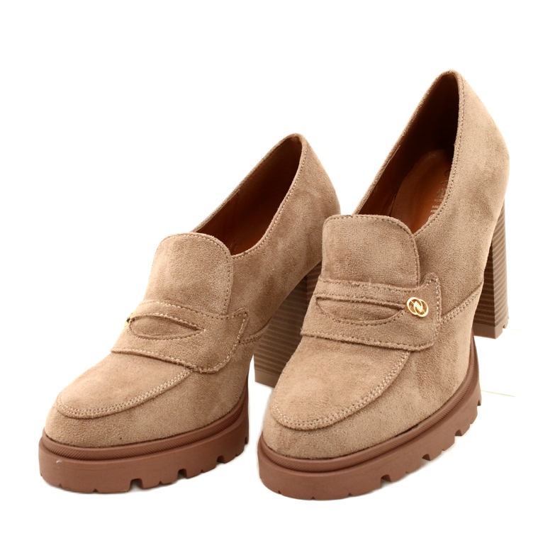 Evento Divatos mokaszinok az emelvényen és a bézs sávon 3