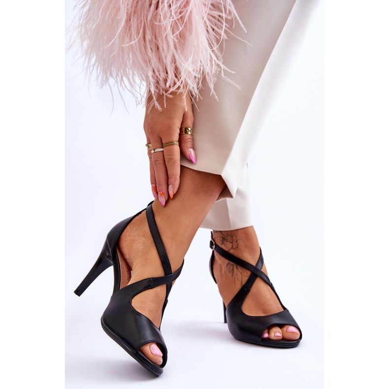 Divatos bőr szandál sarkon Sergio Leone SK429 fekete 2