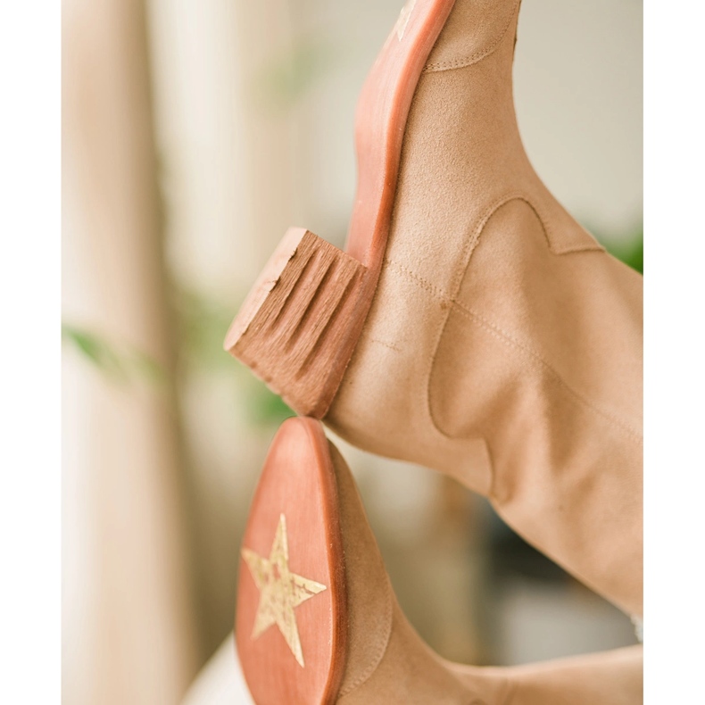 Marco Shoes Bézs színű csizma természetes velúrból 1