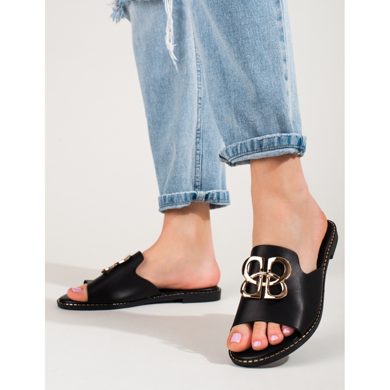 SHELOVET Elegáns fekete papucs csattal 1