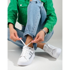 Shelovet fehér tornacipő rejtett ékkel 1