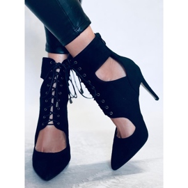 Demi Nero tűn kivágott csizma fekete 1 Demi Nero tűn kivágott csizma fekete 1