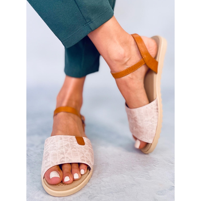 BM Barnes Champagne női szandál rózsaszín 1