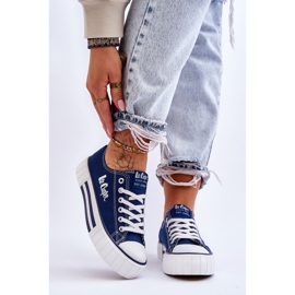 Női tornacipő a platformon Lee Cooper LCW-23-31-1803L sötétkék 1