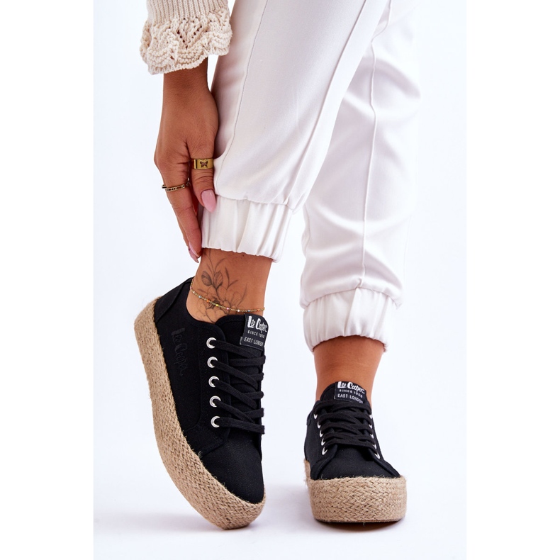 Divatos fonott tornacipő Lee Cooper LCW-23-31-1797L fekete 1