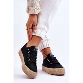 Divatos fonott tornacipő Lee Cooper LCW-23-31-1797L fekete 2