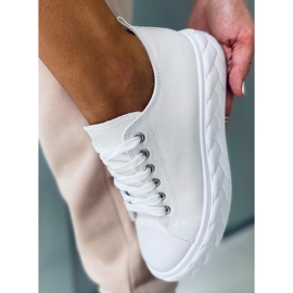 BM Agila White női tornacipő fehér 1