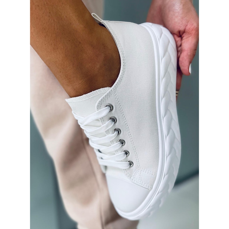 BM Agila White női tornacipő fehér 1