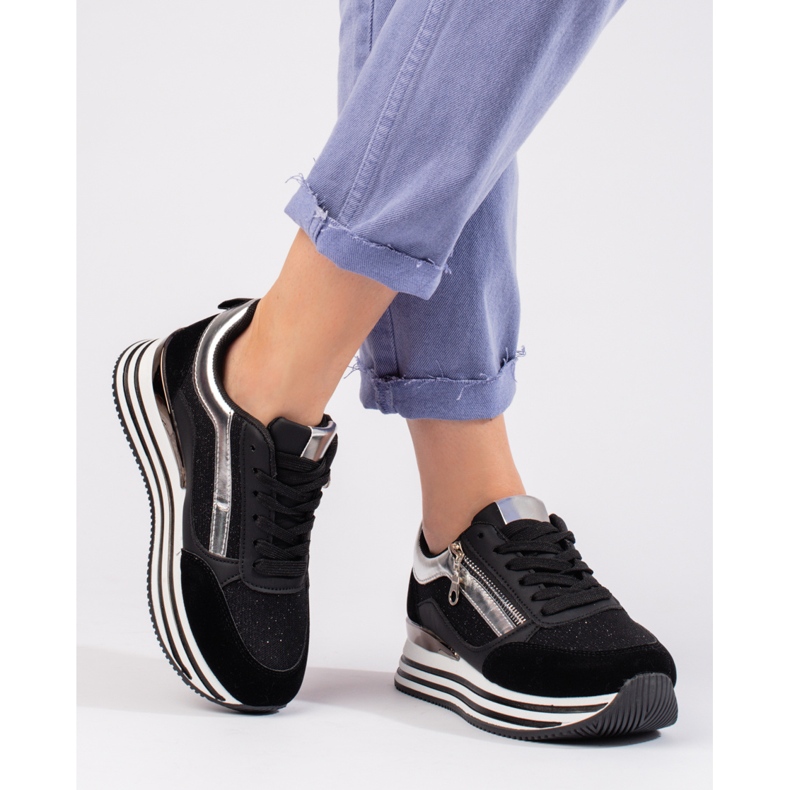 Fekete tornacipő a Shelovet platformon 2