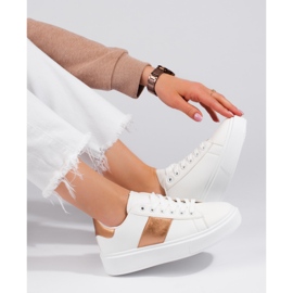 Fehér női tornacipő a Shelovet platformon 2