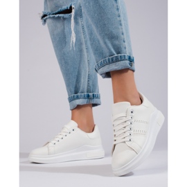 Fehér sportcipő tornacipő a Shelovet platformon 1