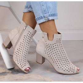 Női tavaszi velúr áttört, bézs csizma Jezzi ASA169-7 1