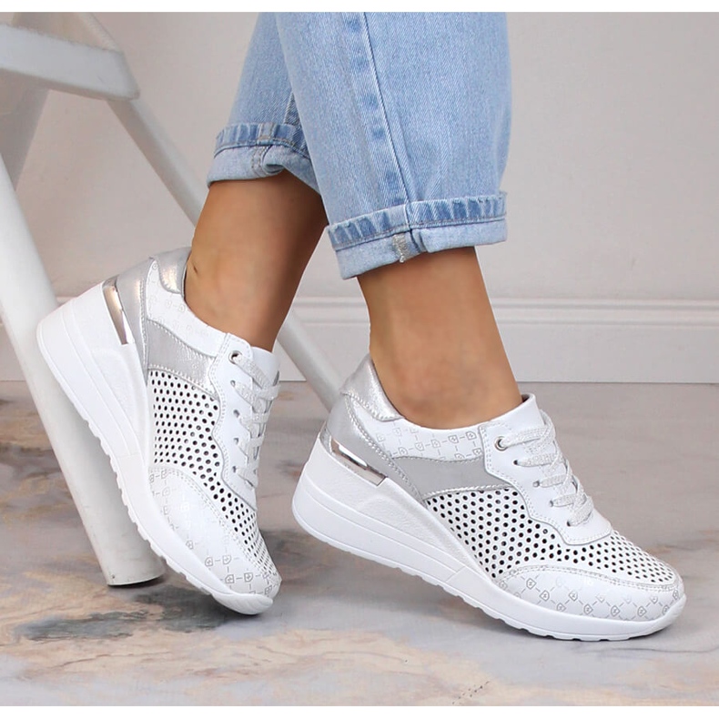 Bőr kényelmes áttört ékcipő fehér S.Barski LR29587 1