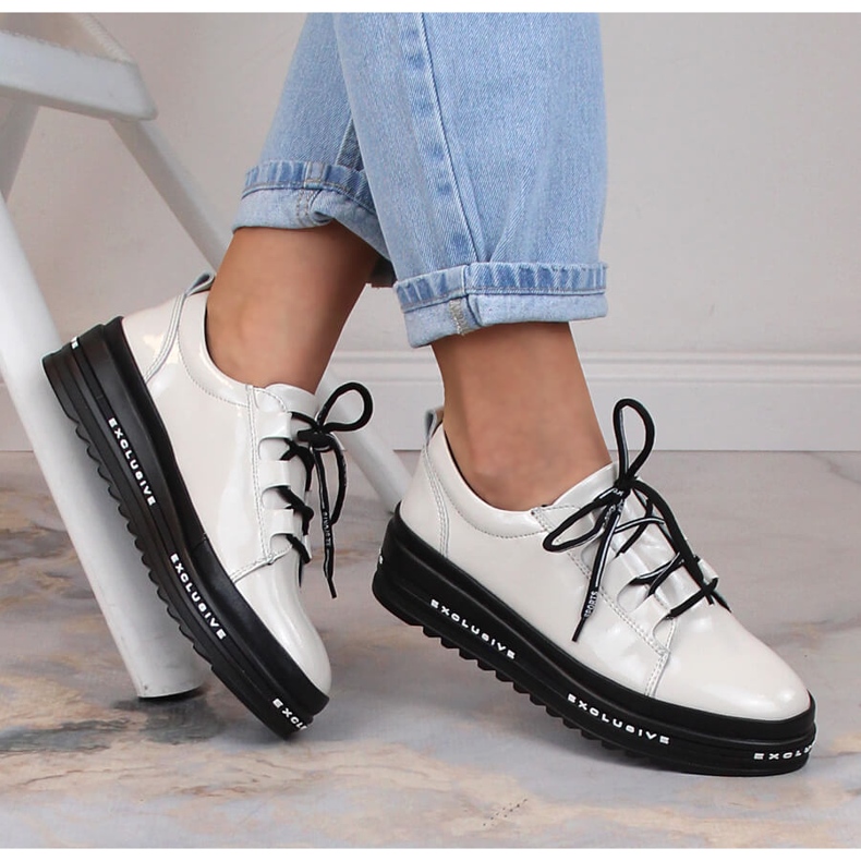 Bőr lakkozott kényelmes cipő S.Barski LR29592 bézs platformon 1