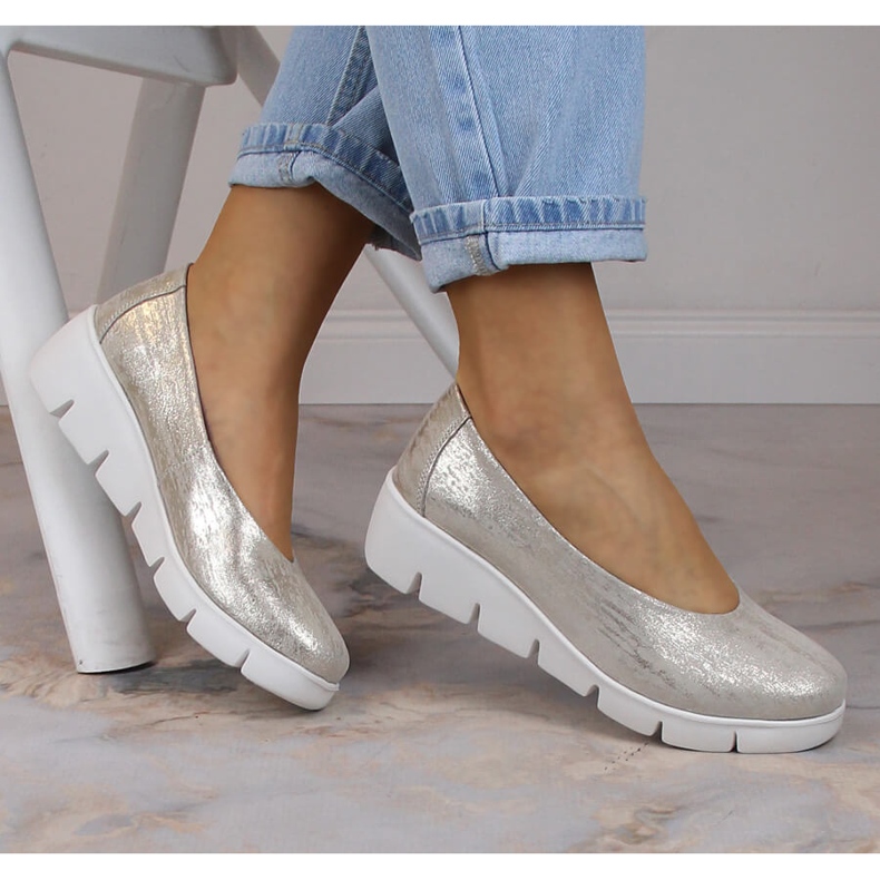 Női bőr bebújós ékcipő Filippo DP4560 aranysárga 1