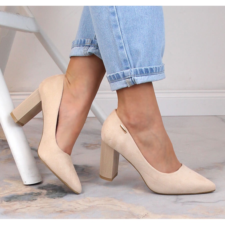 Női bézs velúr pumpák a poszton T.Sokolski W23-402 1