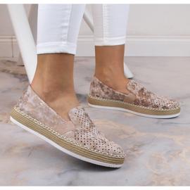 Kényelmes női áttört rózsaszín arany bebújós cipő Rieker L7852-31 aranysárga 1 Kényelmes női áttört rózsaszín arany bebújós cipő Rieker L7852-31 aranysárga 1