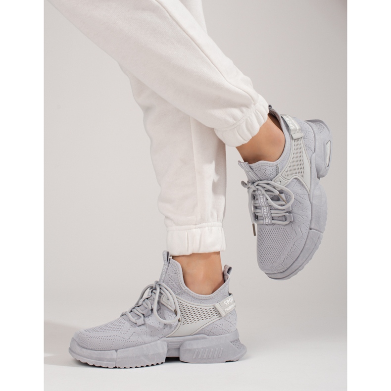 Shelovet szürke áttört tornacipő nőknek 1