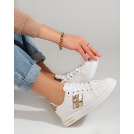 Shelovet női tornacipő magas platformon, fehér 2