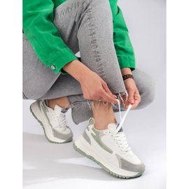 Női tornacipő vastag talpon Shelovet fehér 1