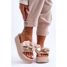 PE1 Papucs masnival és dekoratív Teddy bézs Suzy-val 1