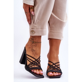 Magas sarkú szandál pánttal Fekete Beckie 1