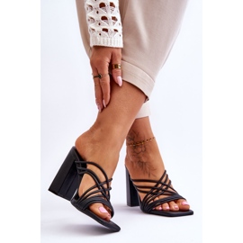 Magas sarkú szandál pánttal Fekete Beckie 2