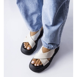 Evento Az Oakway bézs színű platformszandáljai 1