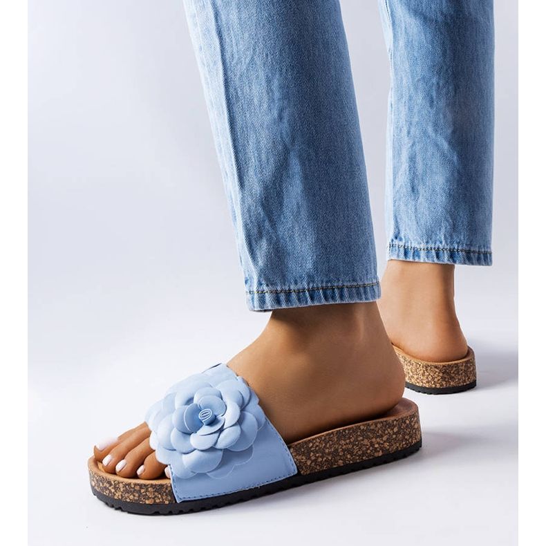 Desaulniers virággal díszített kék szandál 2