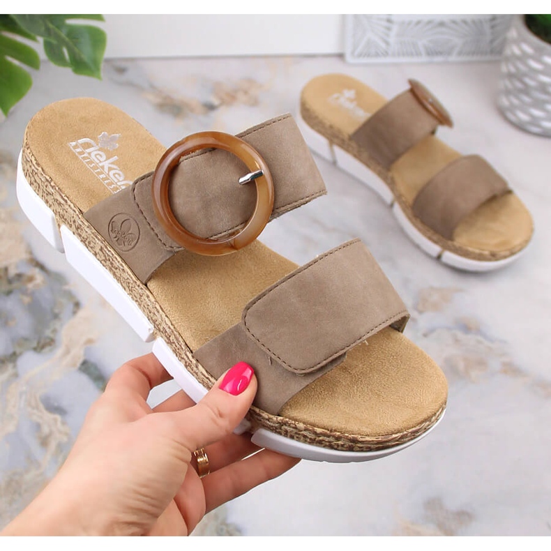 Kényelmes női papucs tépőzárral bézs Rieker V2392-62 1